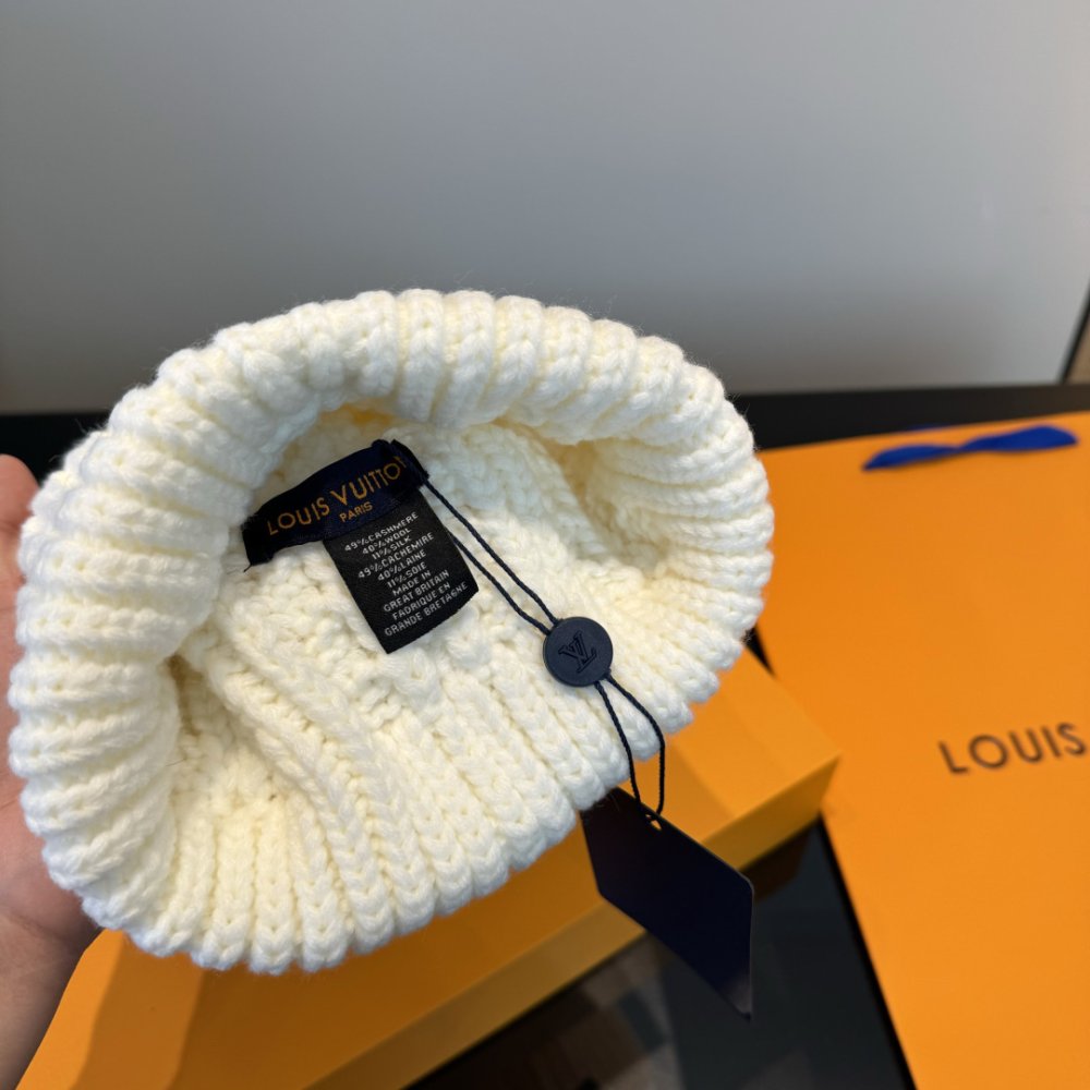 Шапка вязаная фото 6