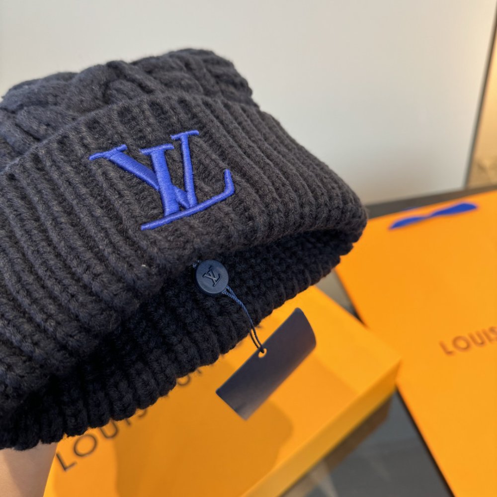 Шапка вязаная фото 6