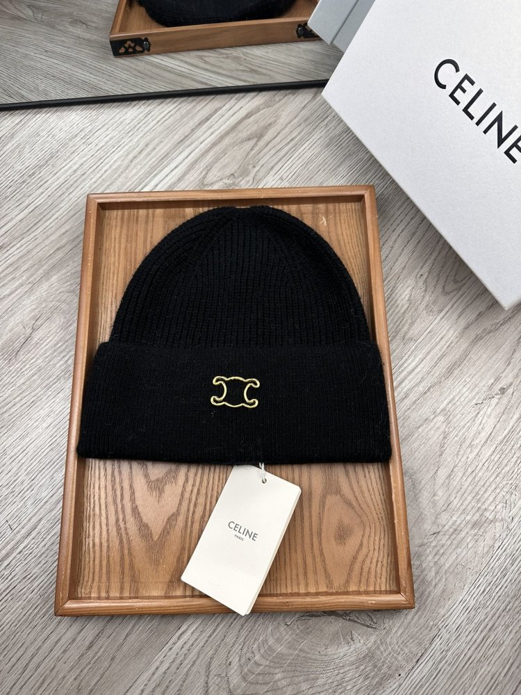 Шапка зимова