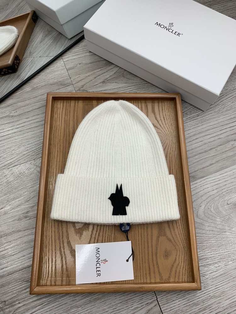 Шапка зимова