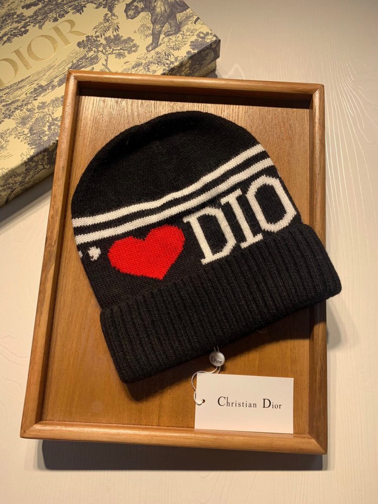 A cap winter фото 2