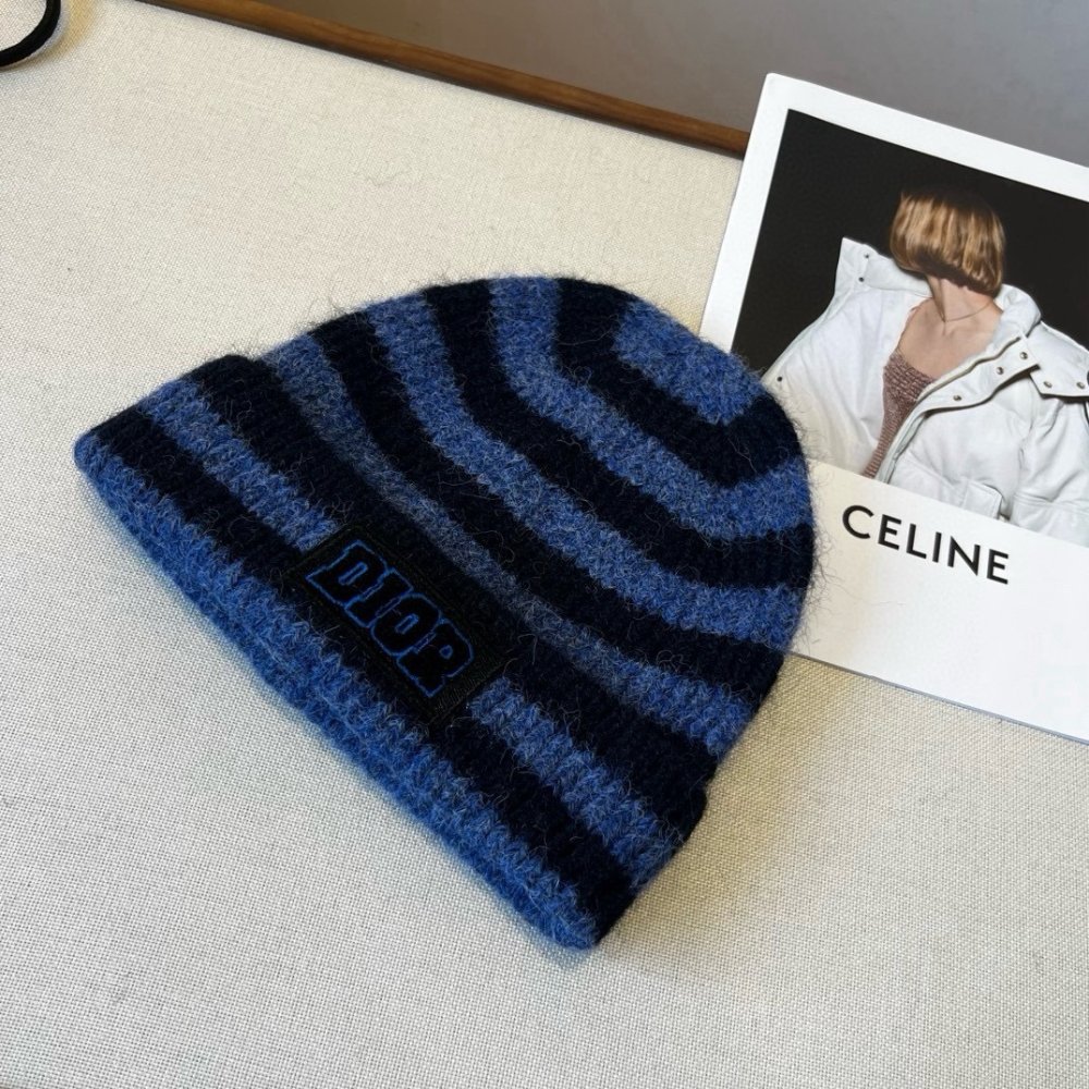 A cap winter фото 2