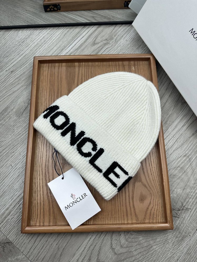 A cap winter фото 2