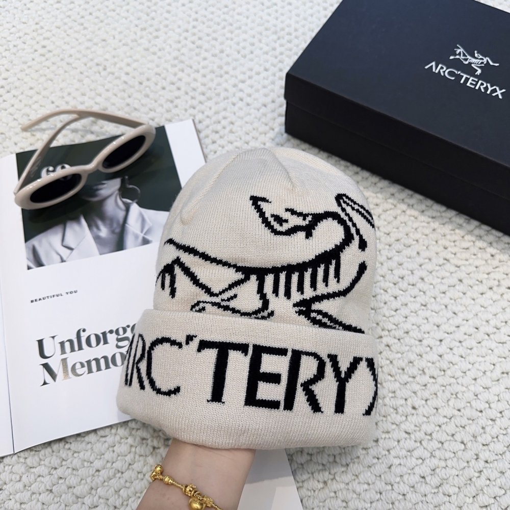 A cap winter фото 2