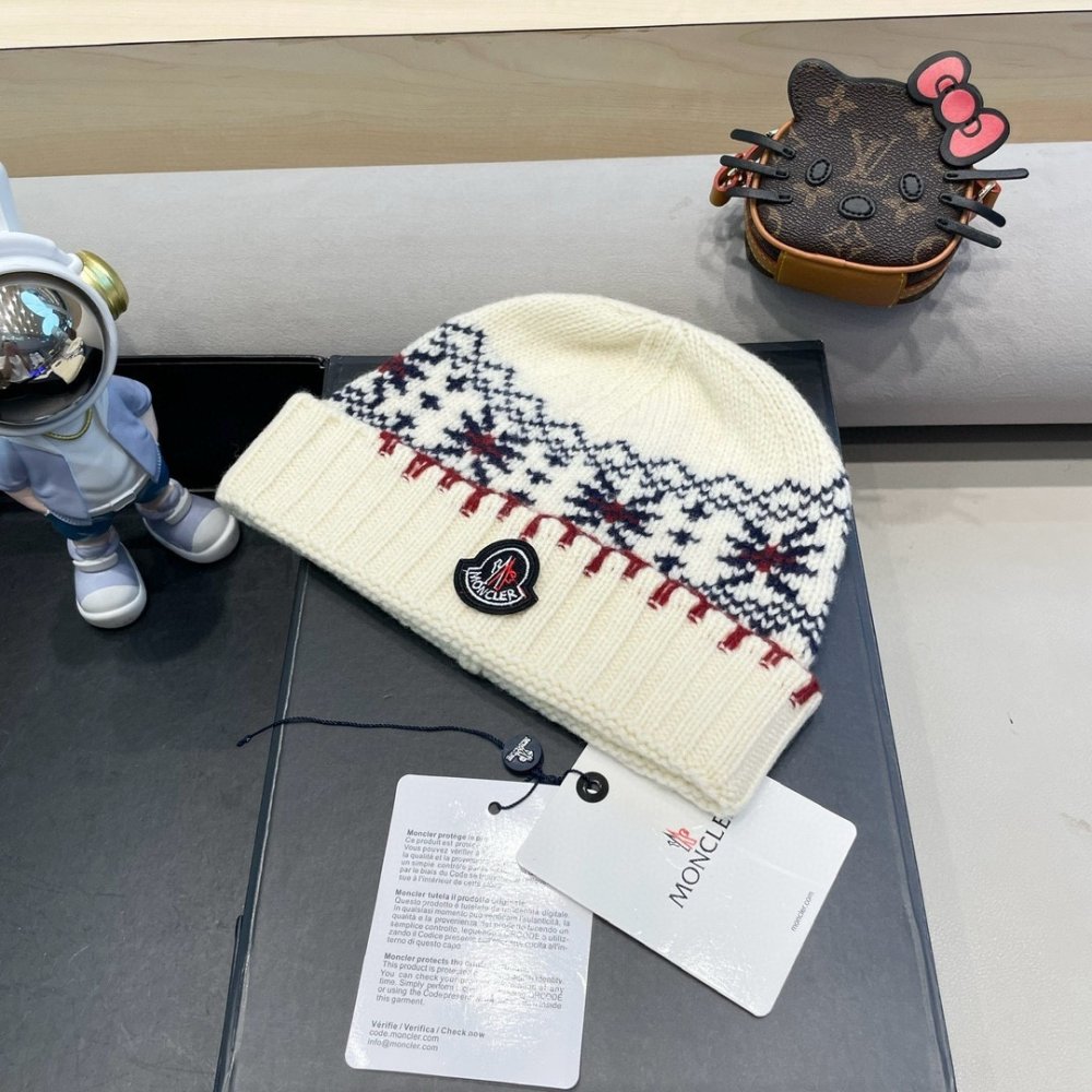 A cap winter фото 2