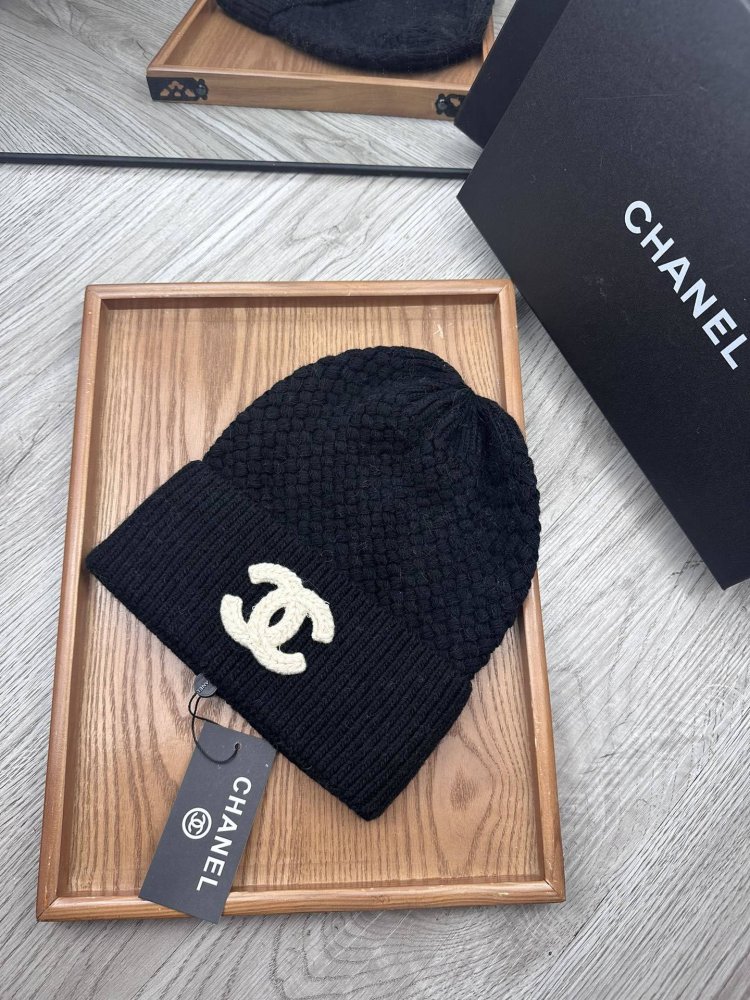 A cap winter фото 2