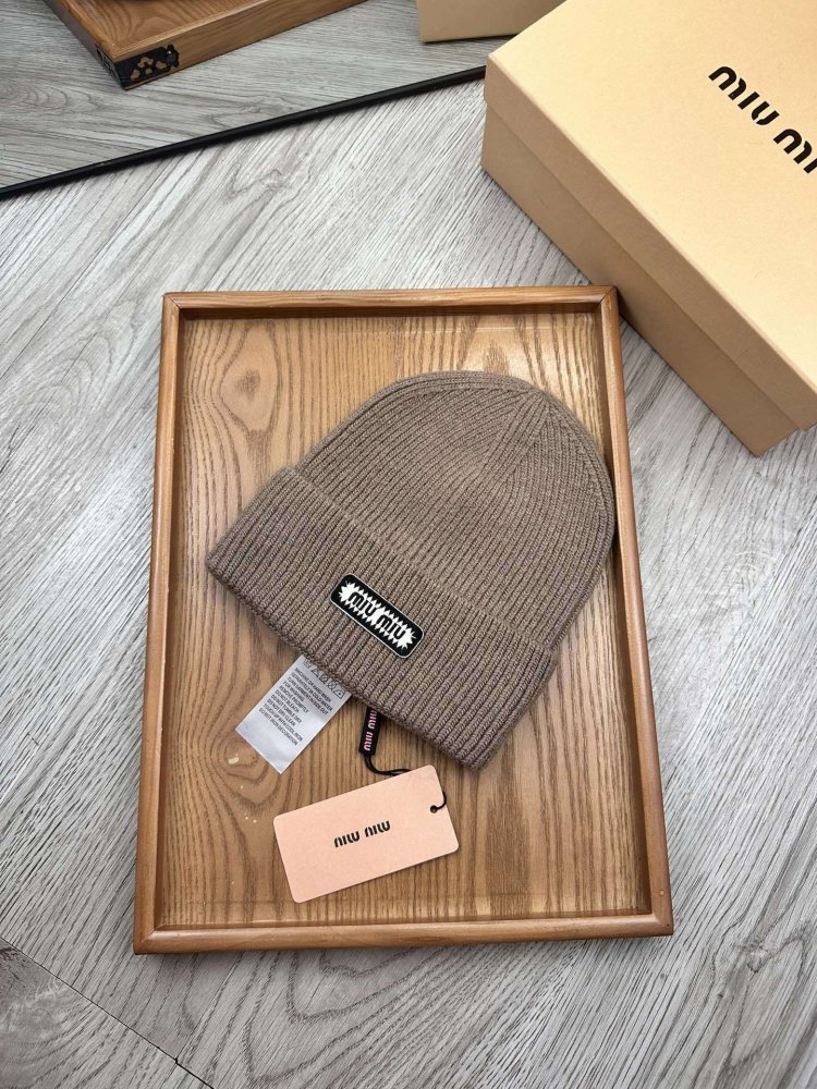 A cap winter фото 2