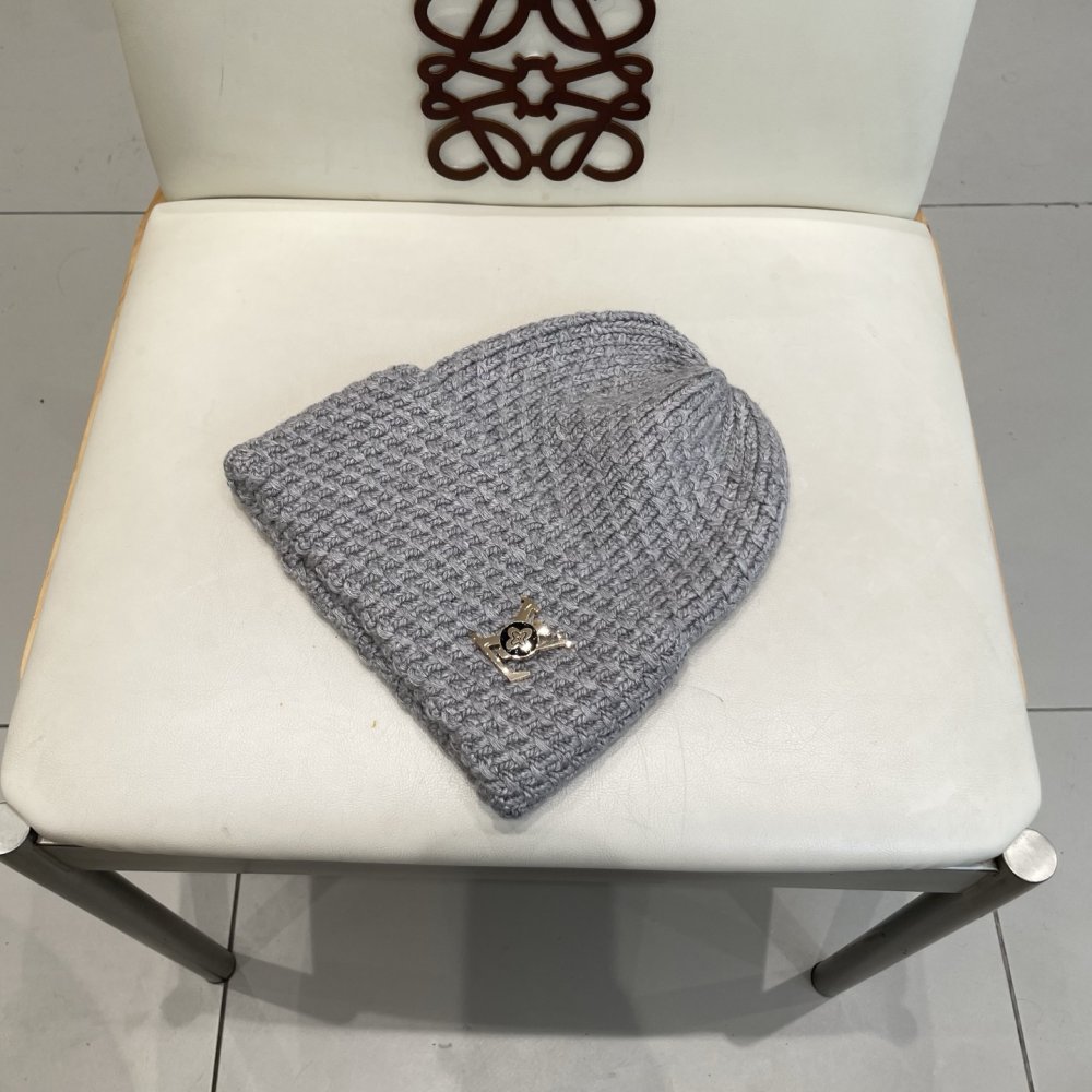 A cap winter фото 2