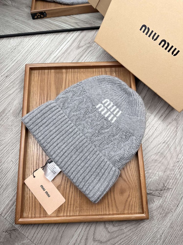 Шапка зимова фото 2