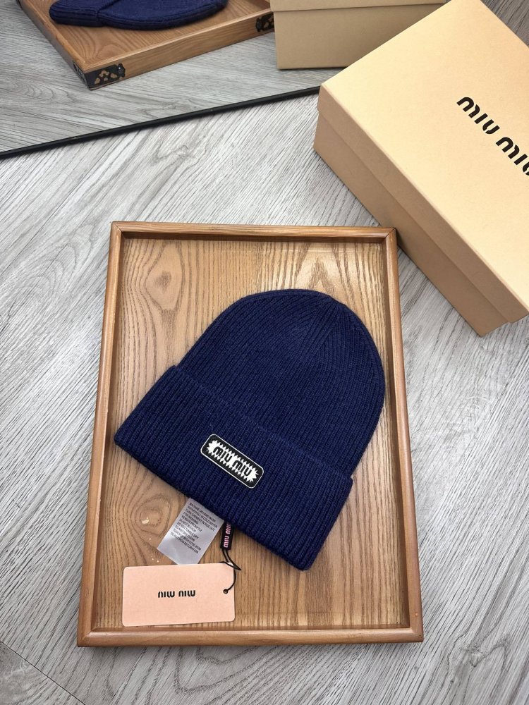 A cap winter фото 2