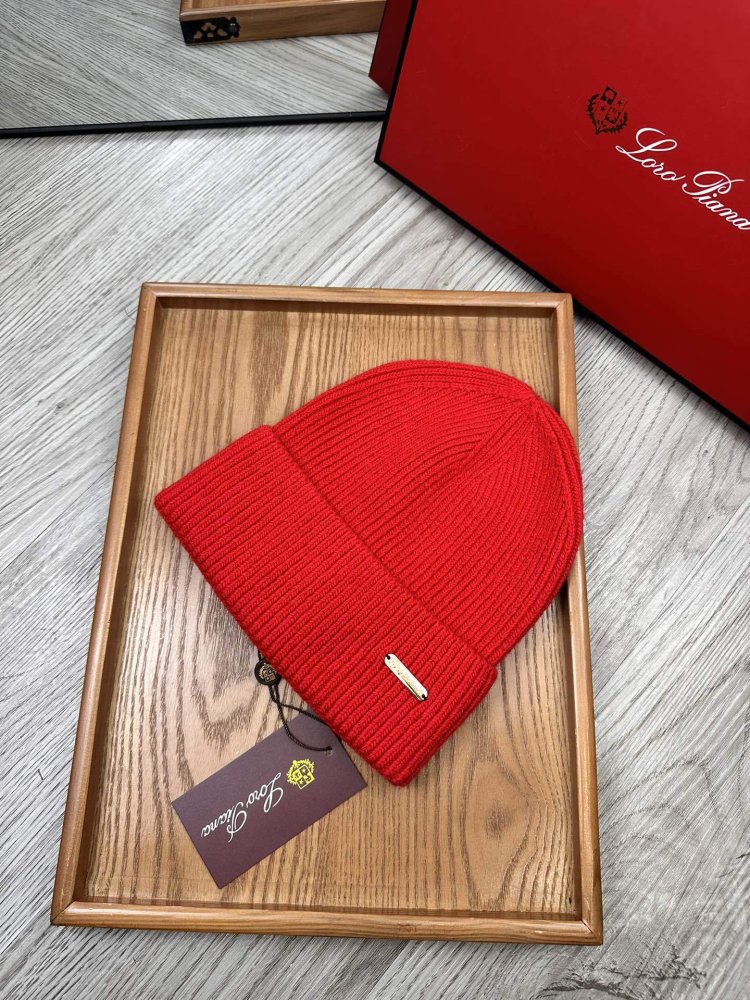 A cap winter фото 2