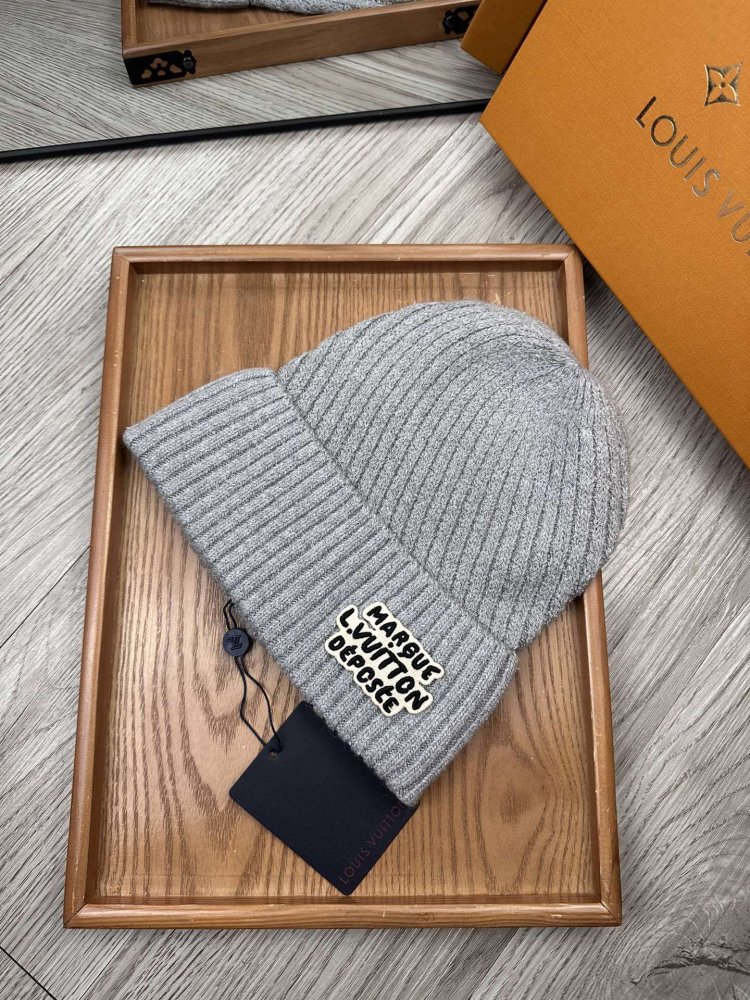 A cap winter фото 2