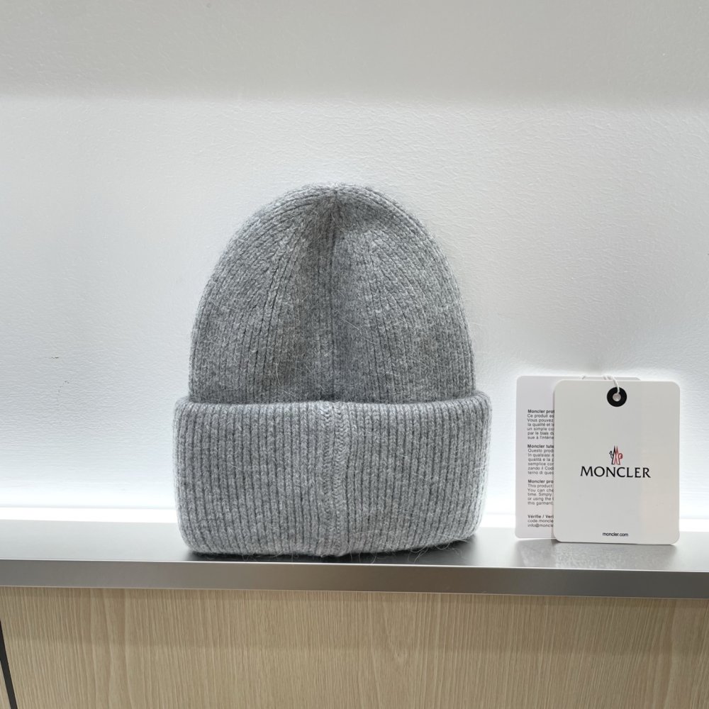 A cap winter фото 2