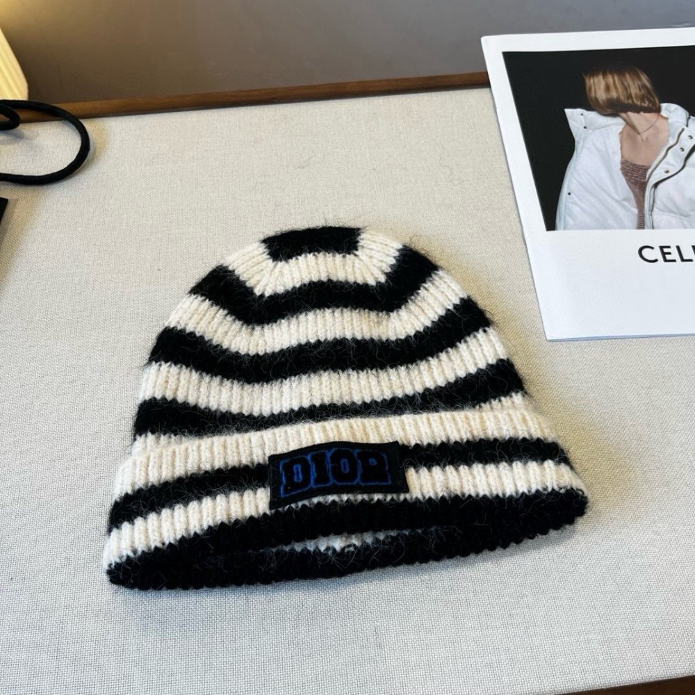 A cap winter фото 3