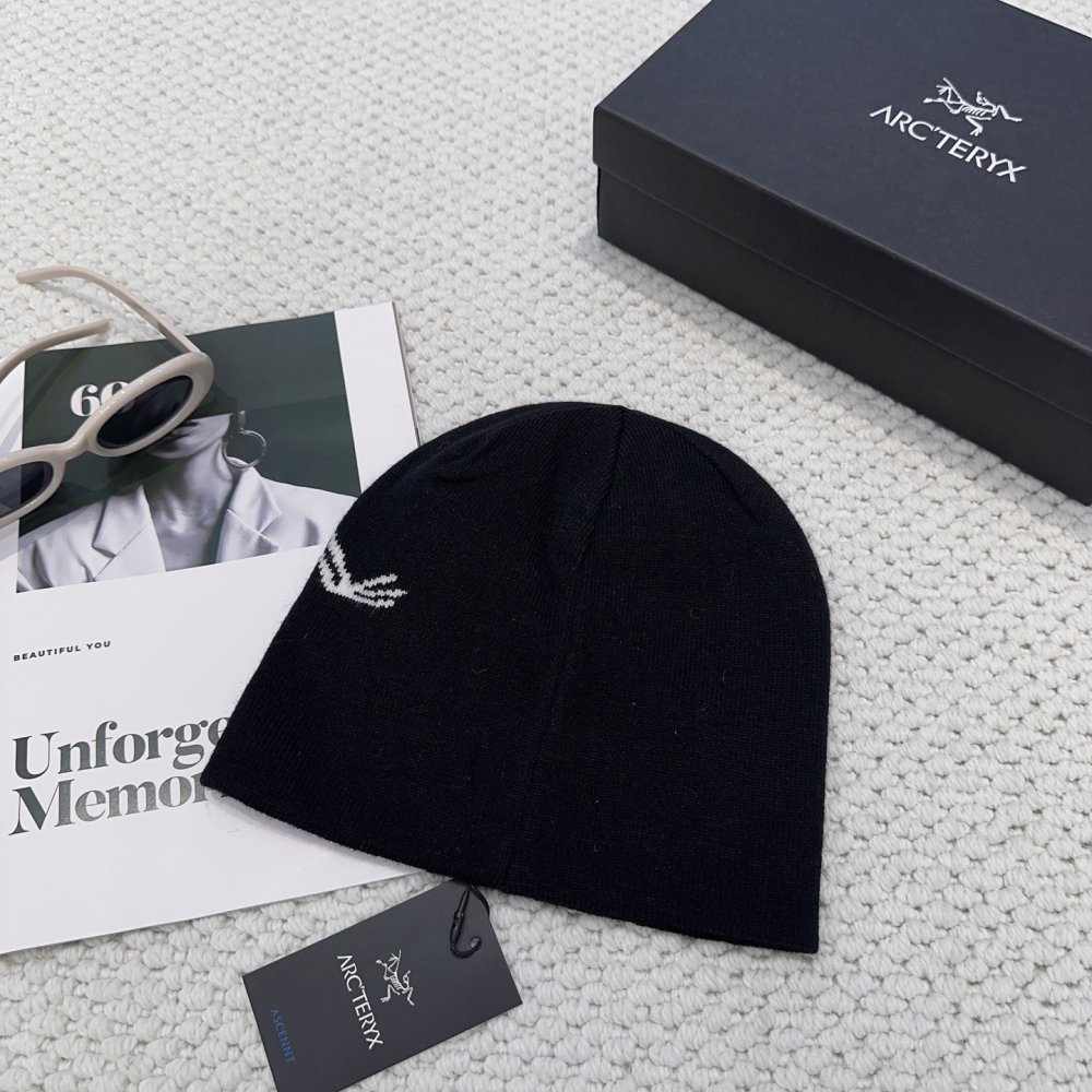 A cap winter фото 3