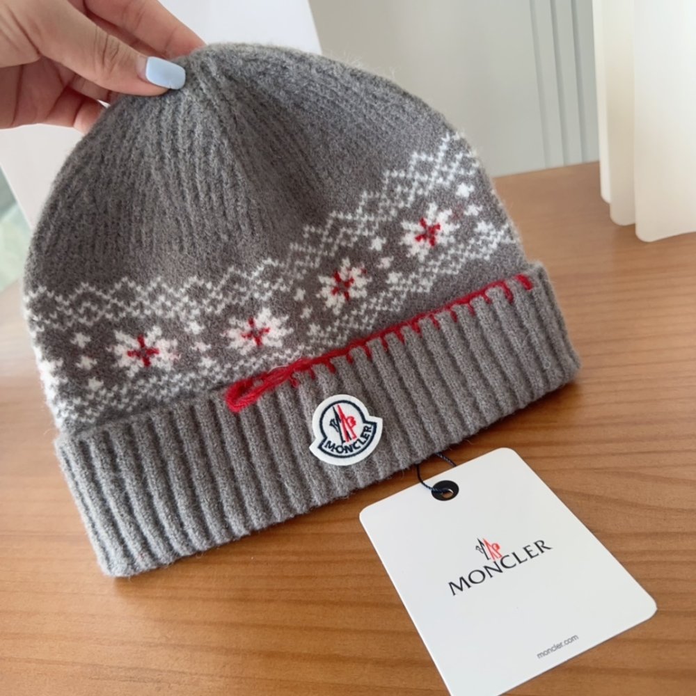 A cap winter фото 3