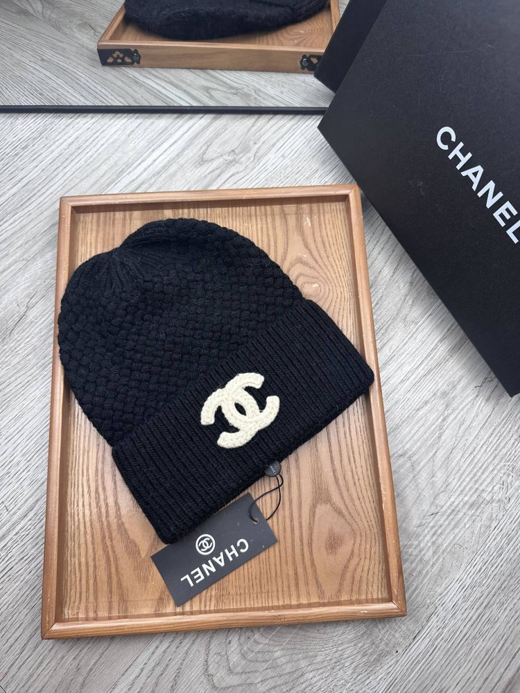 A cap winter фото 3