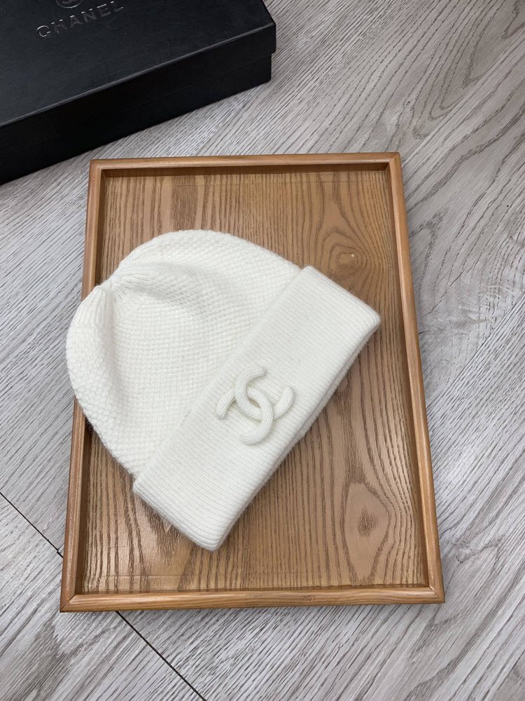 A cap winter фото 3