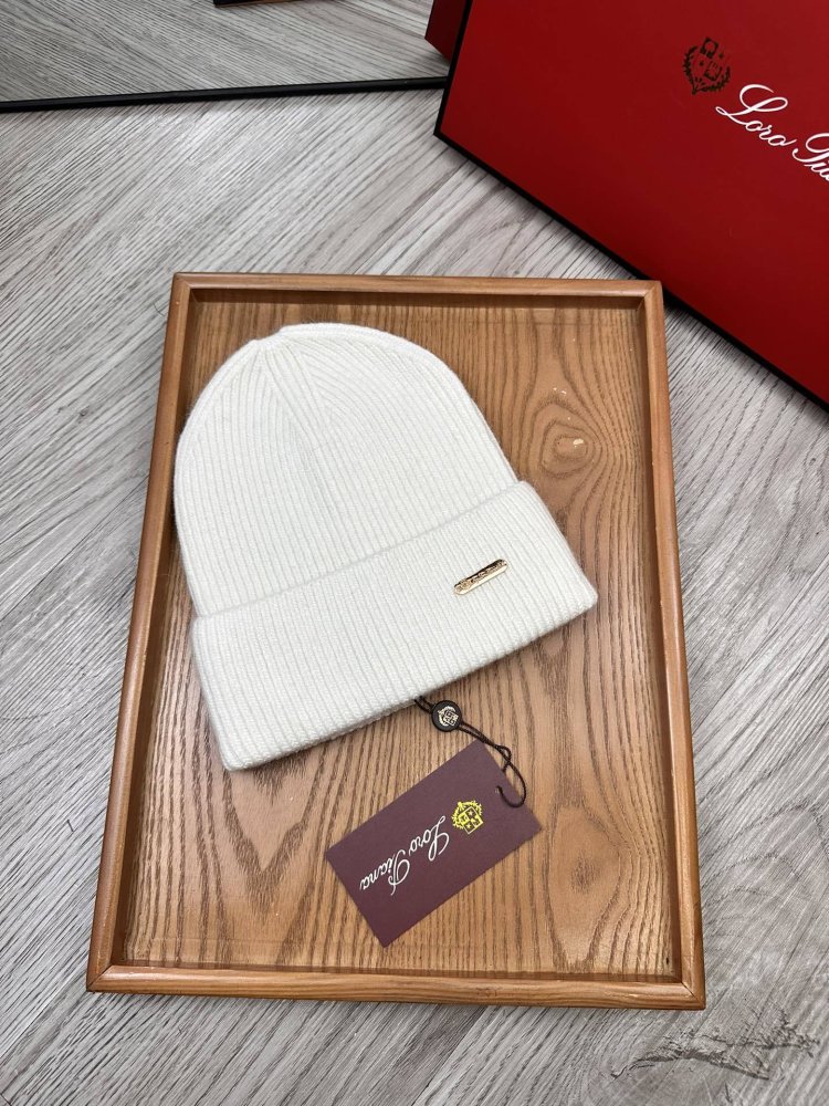 Шапка зимняя фото 3