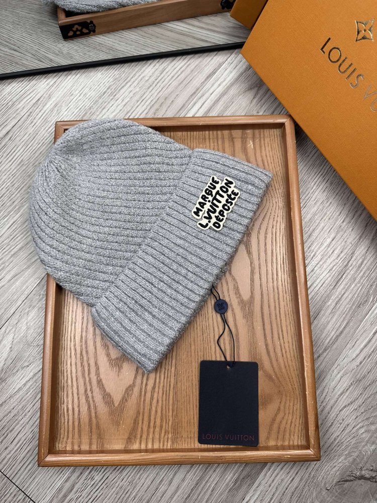 A cap winter фото 3