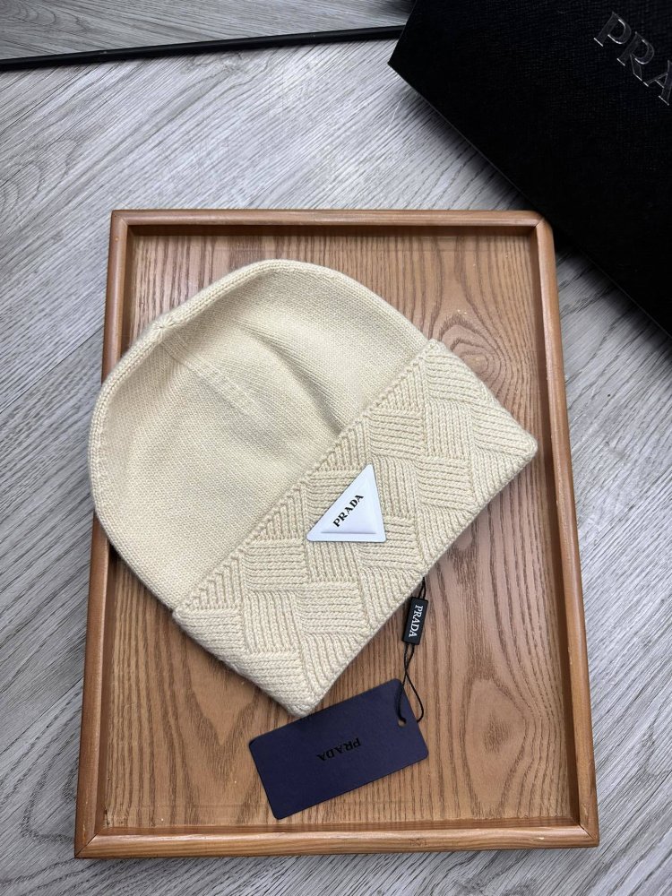 A cap winter фото 3