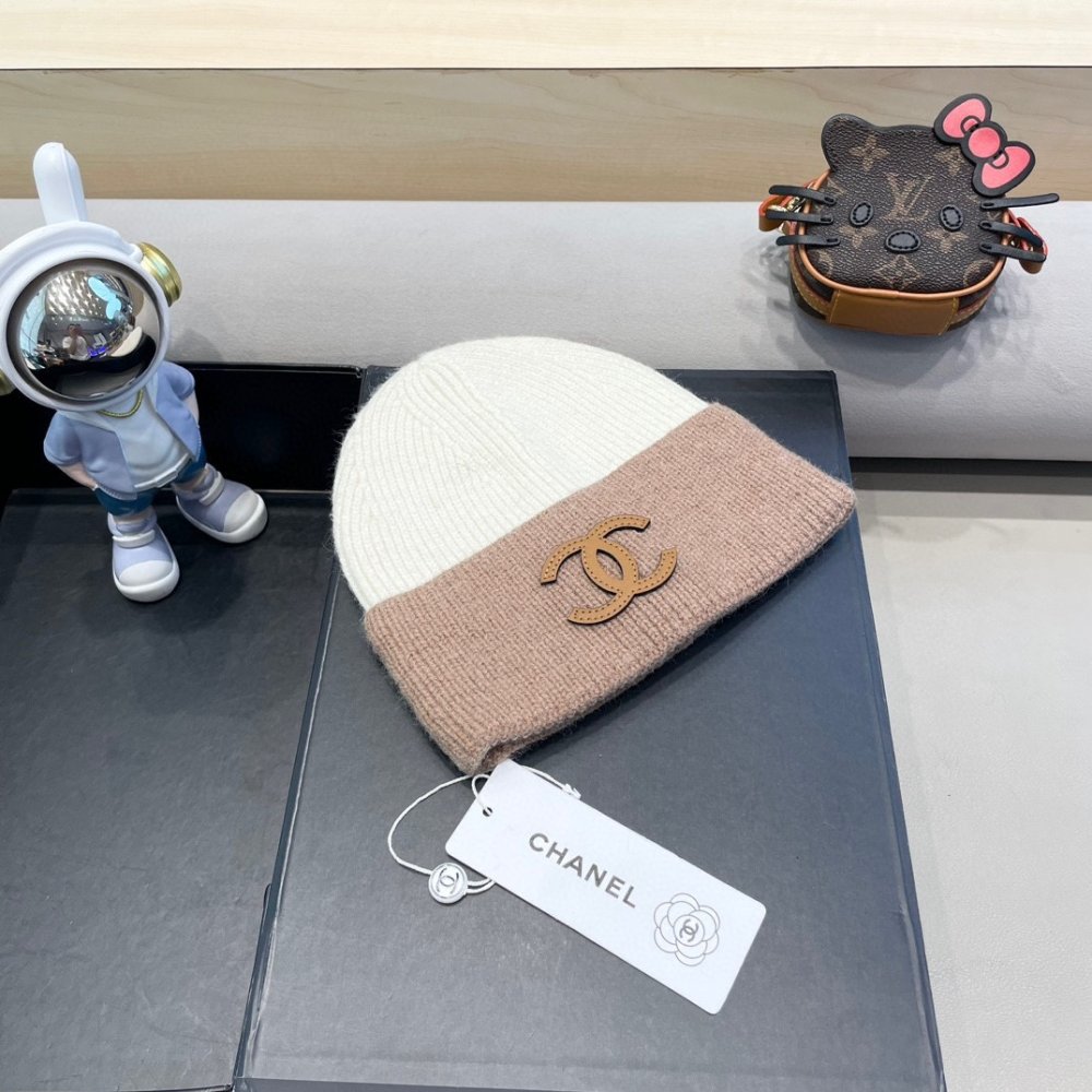 A cap winter фото 3