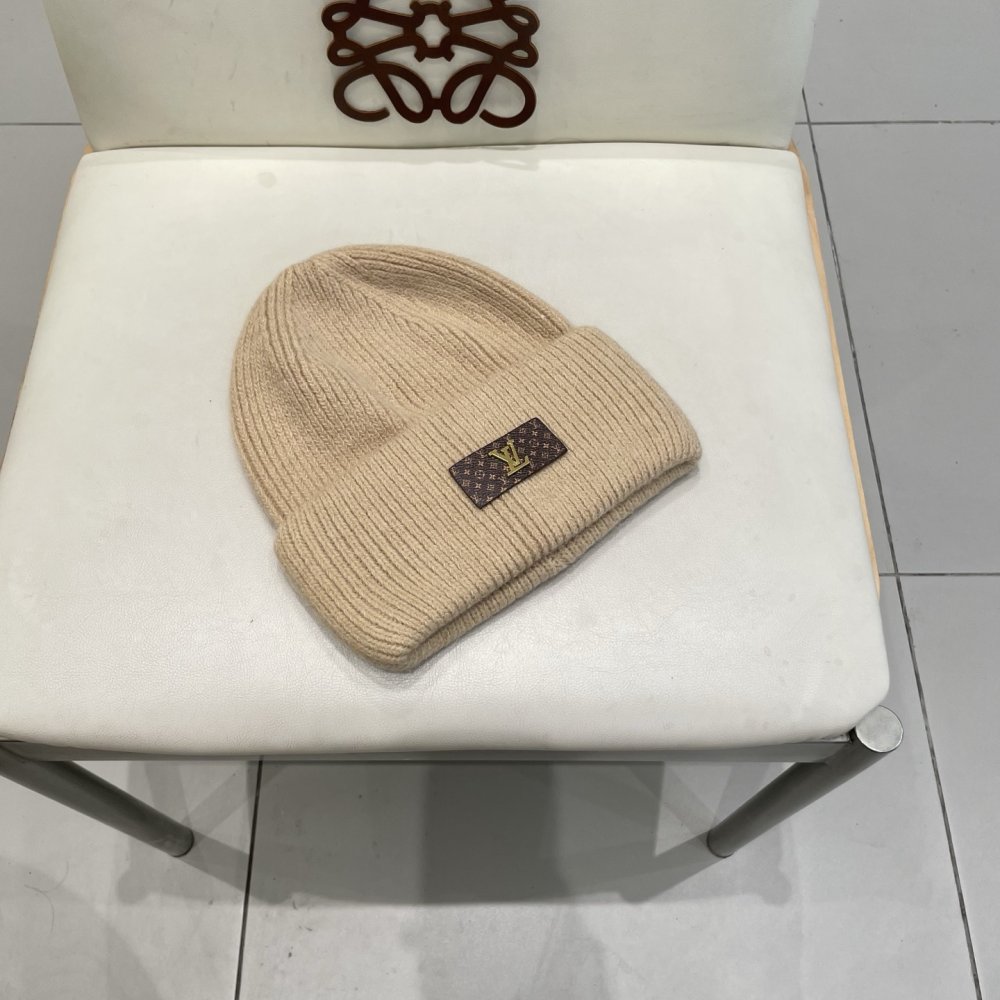 A cap winter фото 3