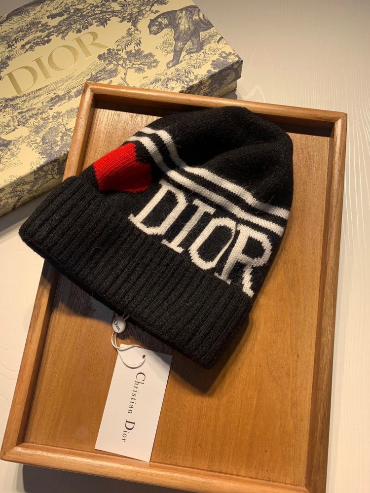 A cap winter фото 4