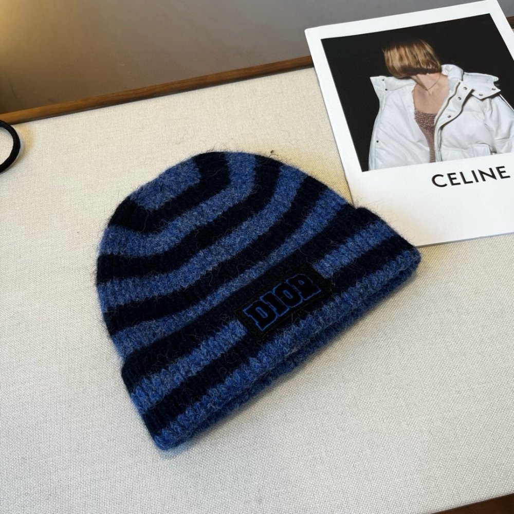 A cap winter фото 4