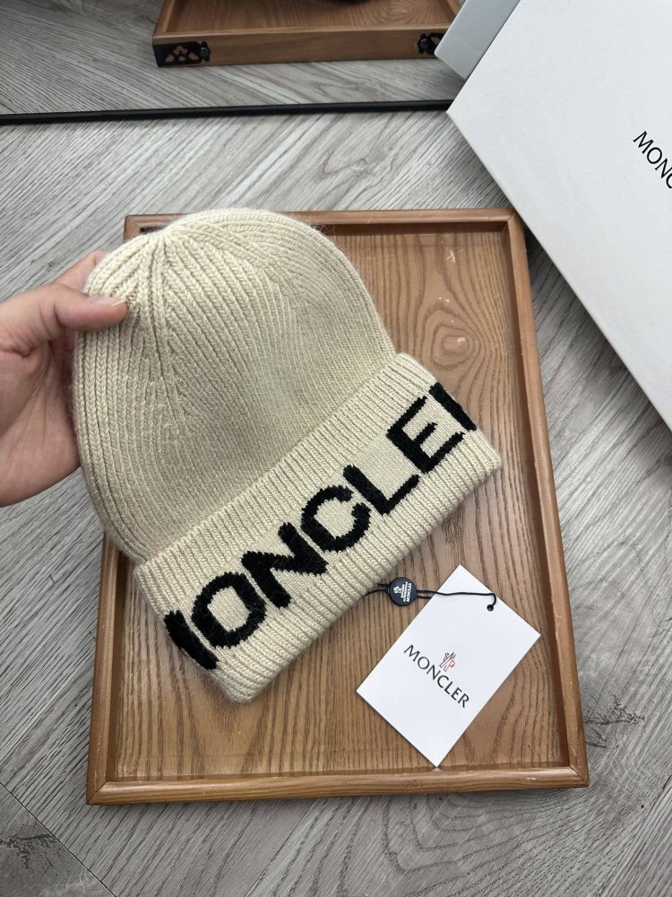 A cap winter фото 4