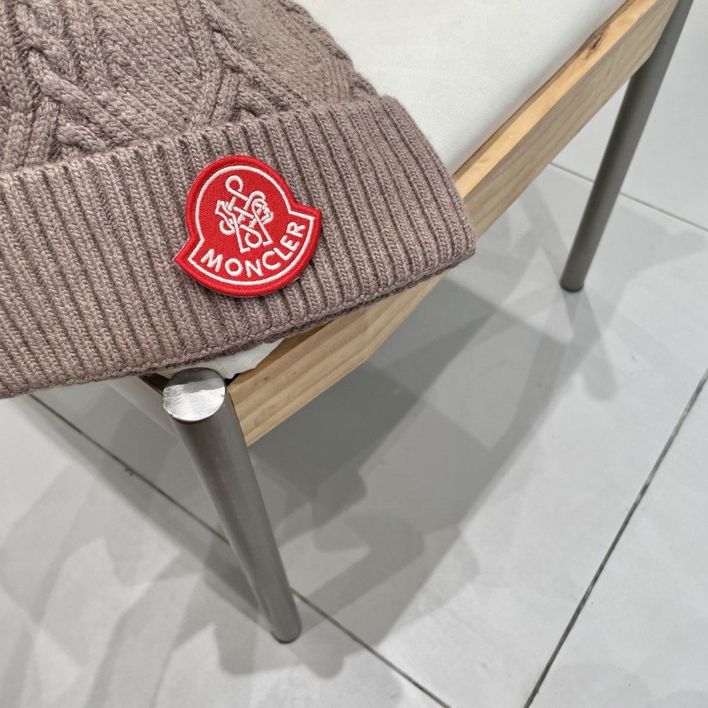 A cap winter фото 4