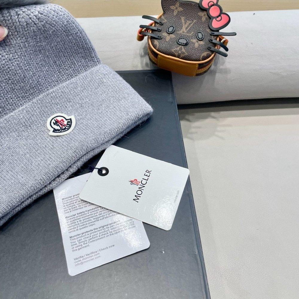 A cap winter фото 4