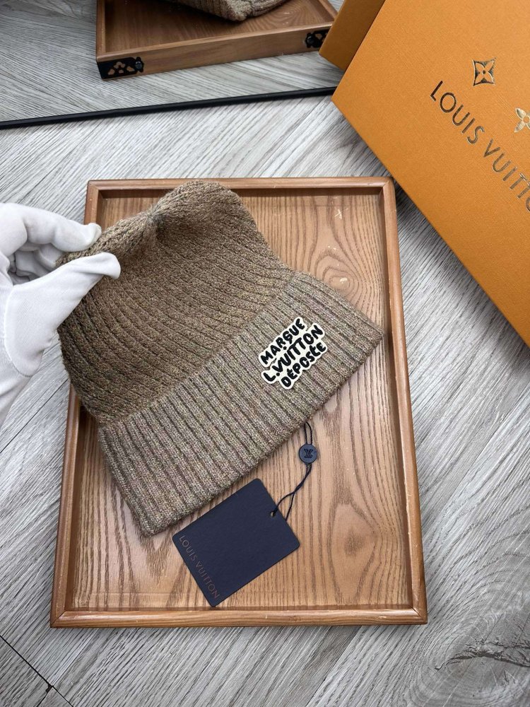 A cap winter фото 4