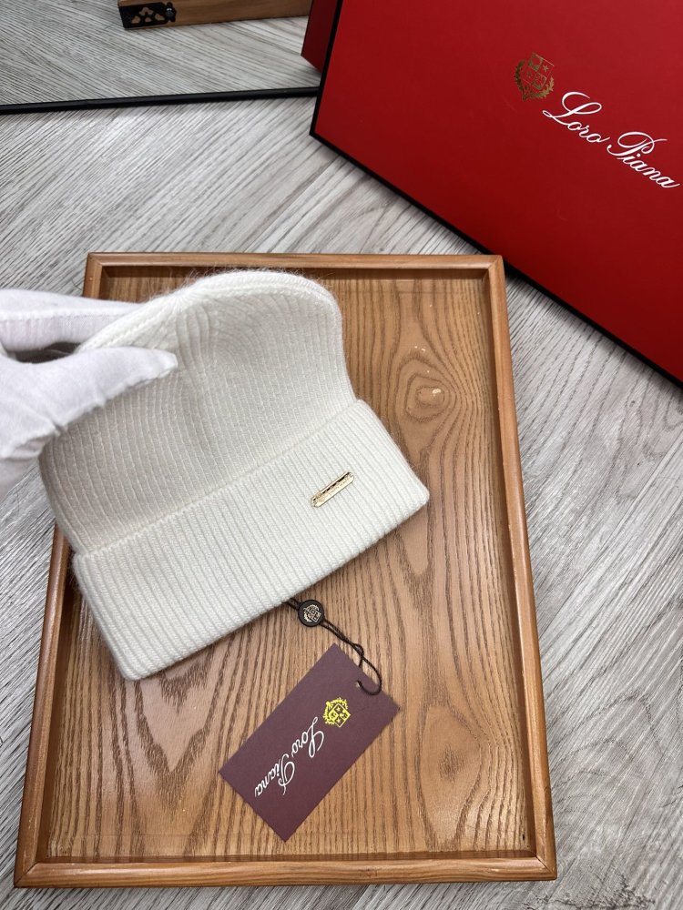 Шапка зимняя фото 4