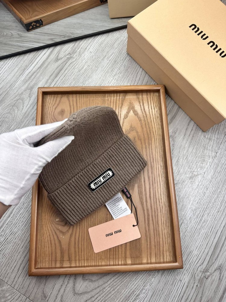 A cap winter фото 4