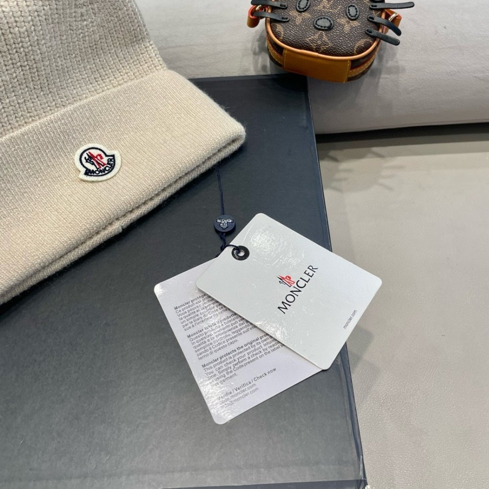 A cap winter фото 4