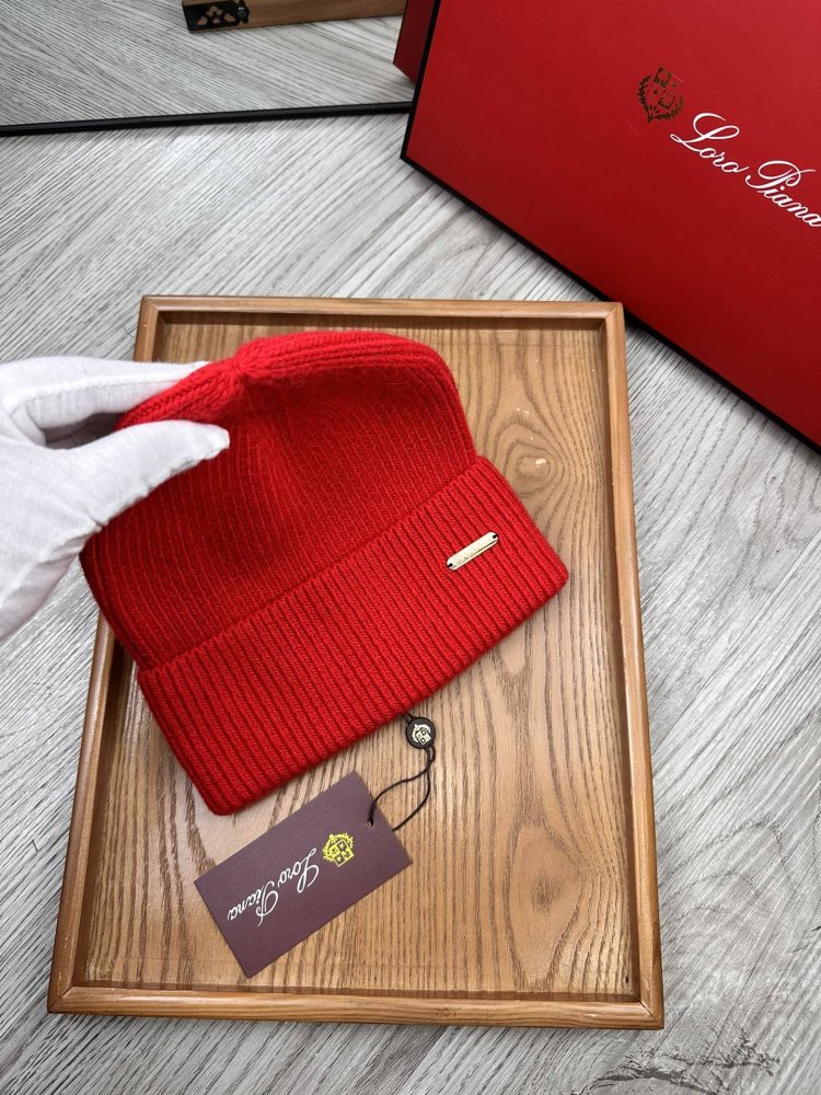 A cap winter фото 4