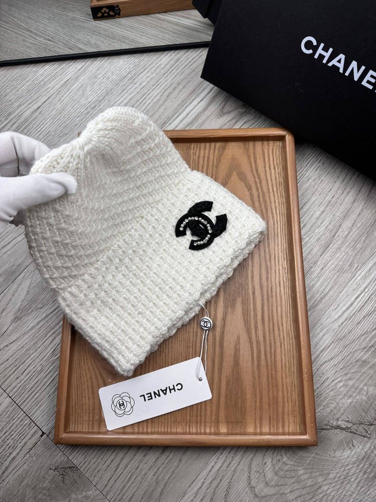 A cap winter фото 4