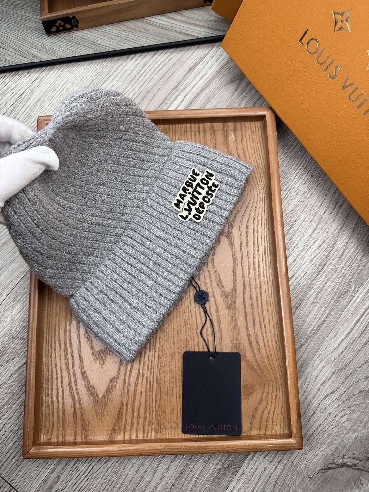 A cap winter фото 4