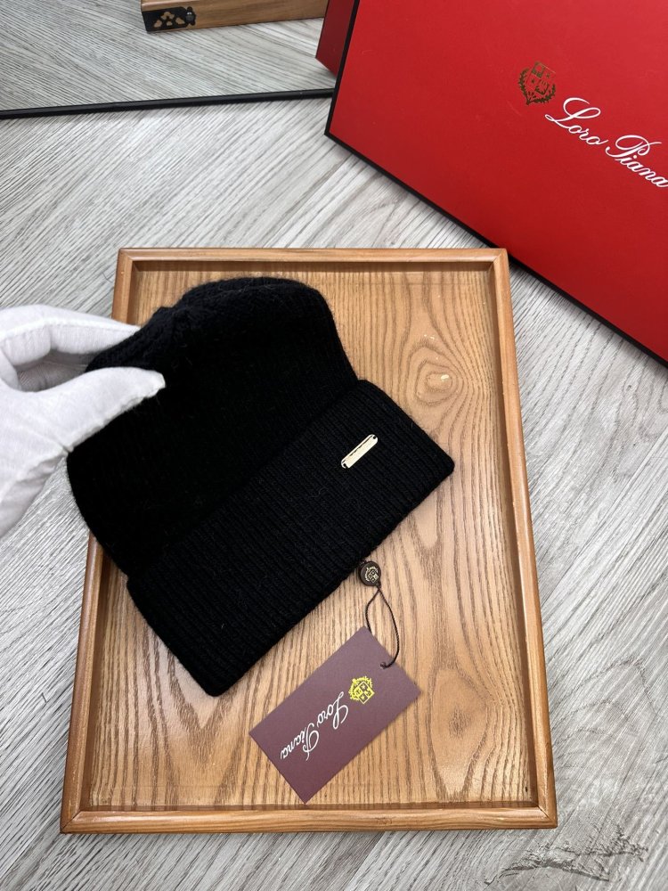 Шапка зимова фото 4