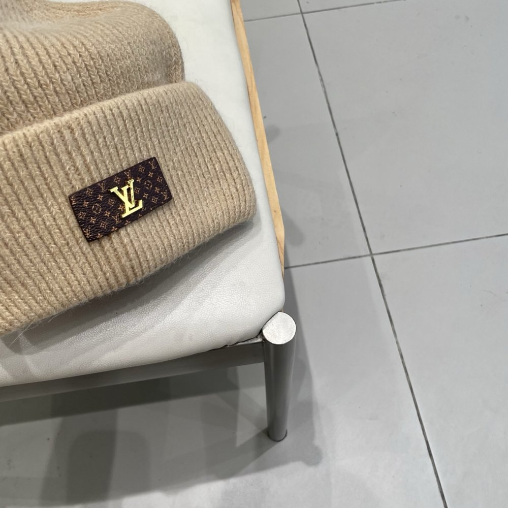 A cap winter фото 4