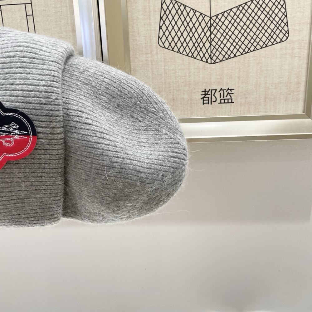 A cap winter фото 4