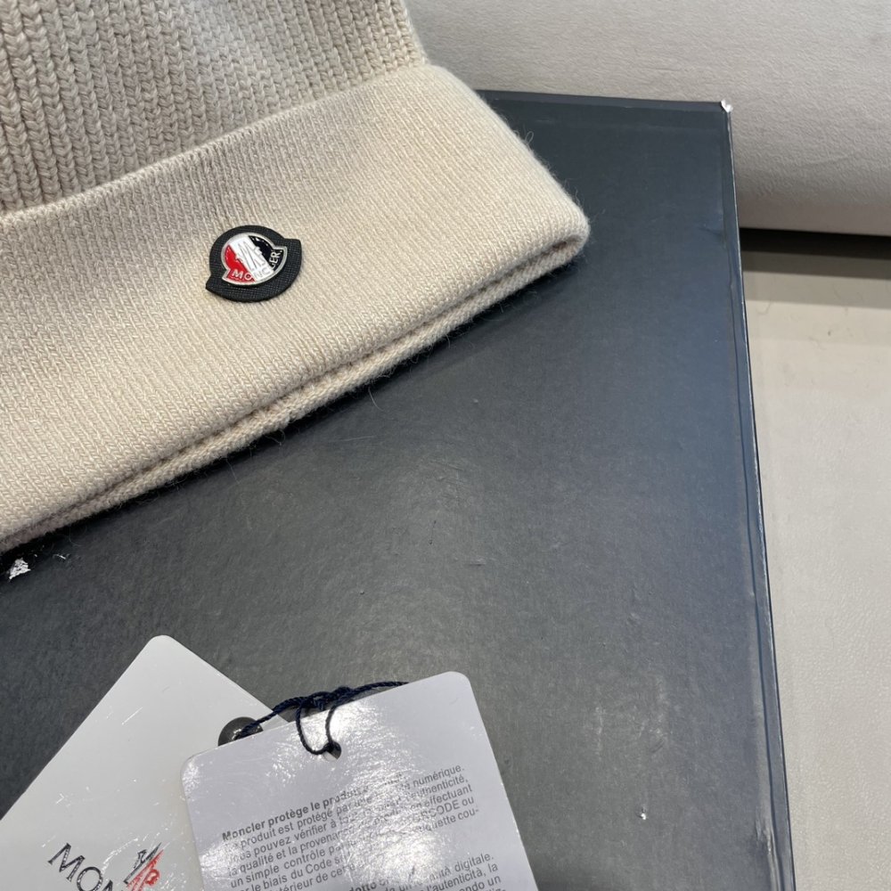 A cap winter фото 4