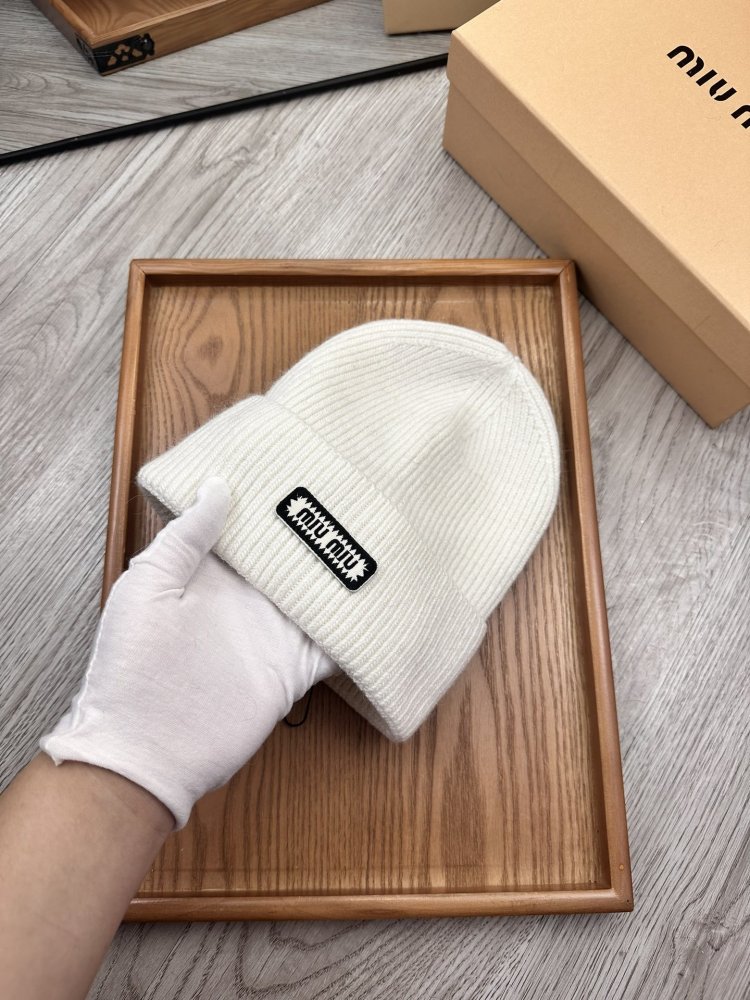 A cap winter фото 5