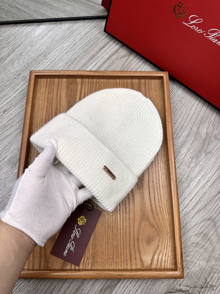 Шапка зимняя фото 5