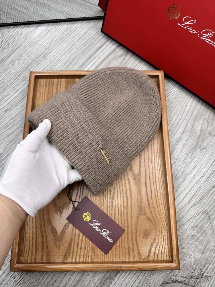 Шапка зимова фото 5