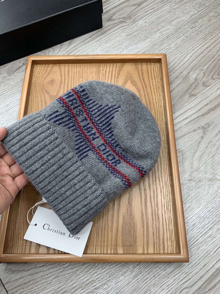 Шапка зимняя фото 6