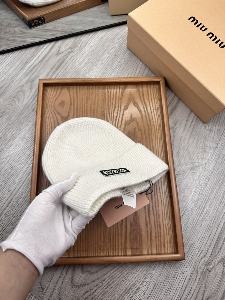 A cap winter фото 6