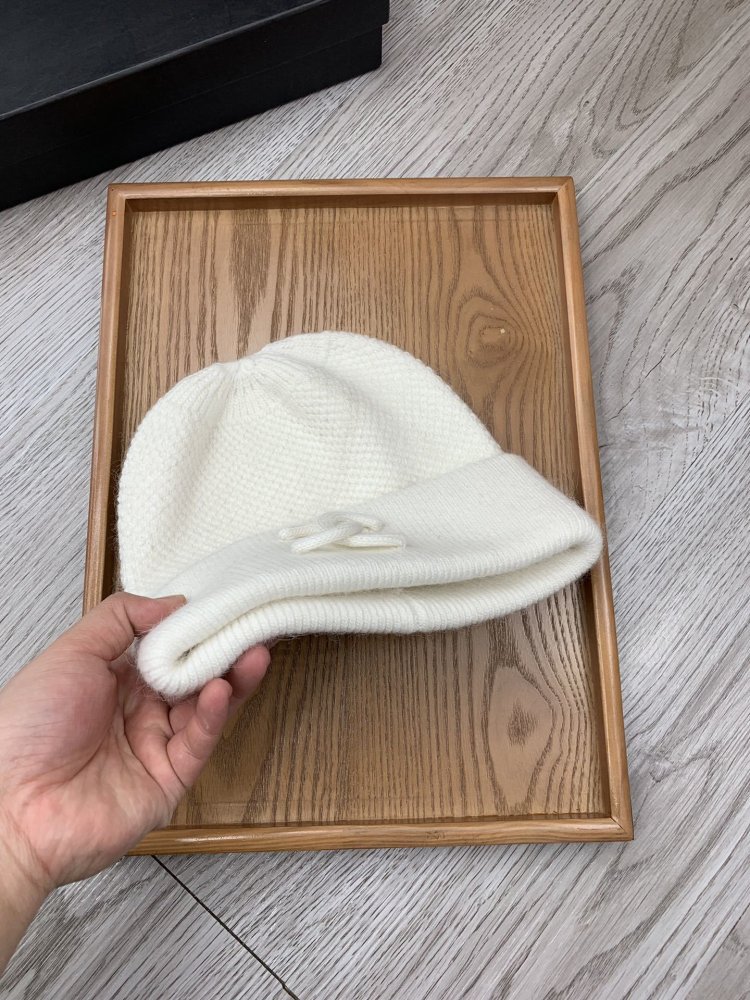 A cap winter фото 6