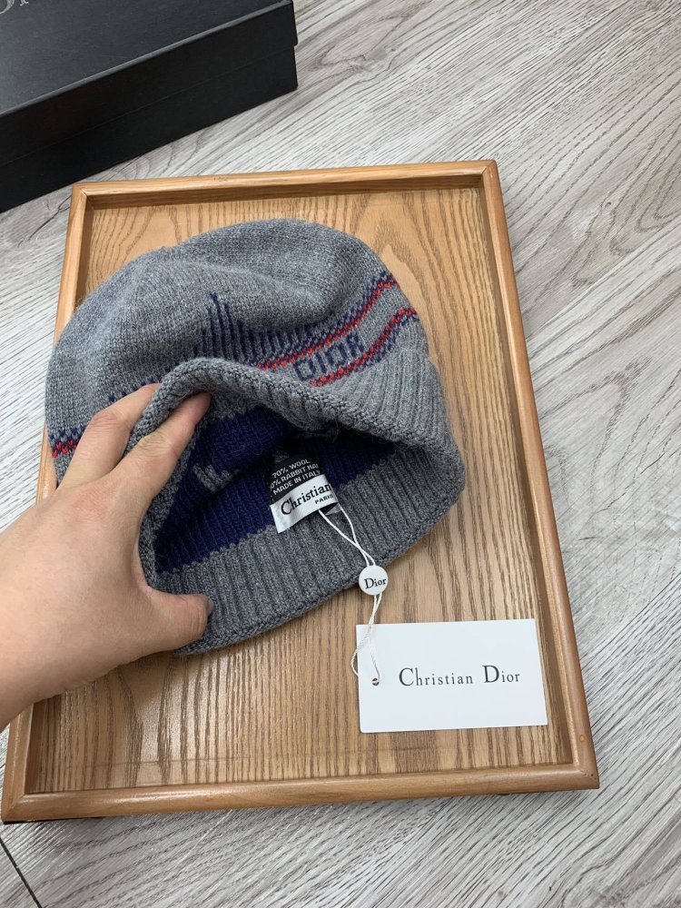 Шапка зимняя фото 7